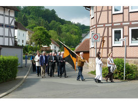 Bittprozession um den Kleinen Berg an Pfingstmontag (Foto: Karl-Franz Thiede)